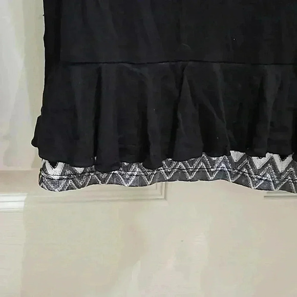 IZ Byer Girl Black Chevron 2 Layer Top Ruffle Trendy Youth Sz Med - Picture 5 of 7